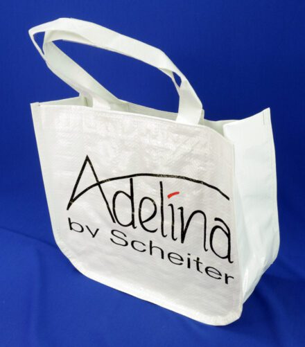 Exklusive Perspektive: Adelina by Scheiter Taschen in voller Eleganz von oben